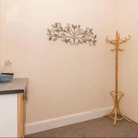 Bright 2 Bedroom Apartment Near Seafront Central Penzance Exterior photo