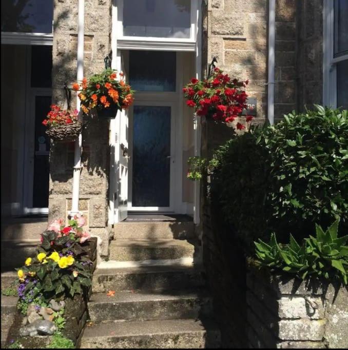 Bright 2 Bedroom Near Seafront Apartment